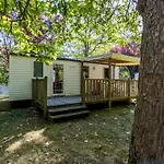 Dom wakacyjny Mobilhome Le Cocon Saint-Pompont